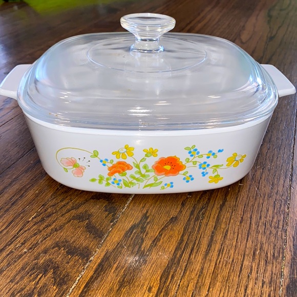 Corningware Other - Vintage Corning Ware 2 Qt Casserole & Lid Beautiful Condition